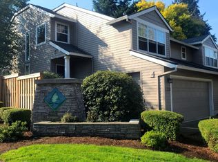 8792 NE Rockspring St, Hillsboro, OR 97006