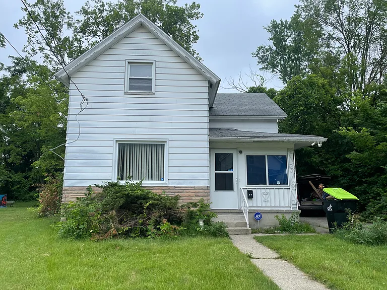 69 Lake St — Photo 13