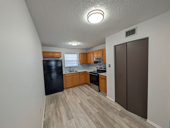 5th image of 323 Olmstead Dr #2