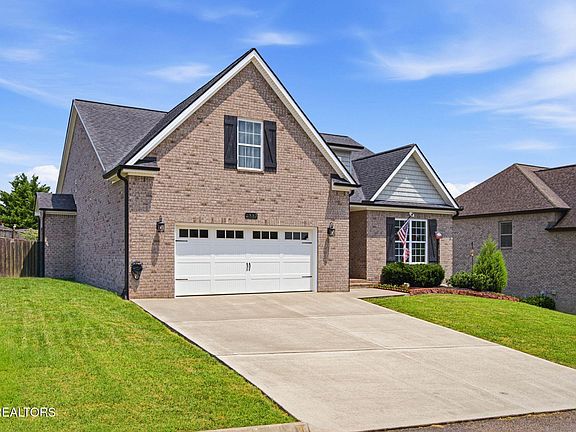 3rd image of 2337 Hickory Crest Ln