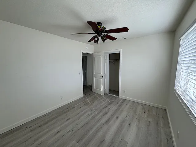 333 Greentree Rd — Photo 14