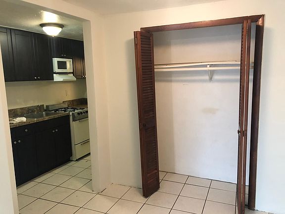 3rd image of 24 SW 13th St APT 3