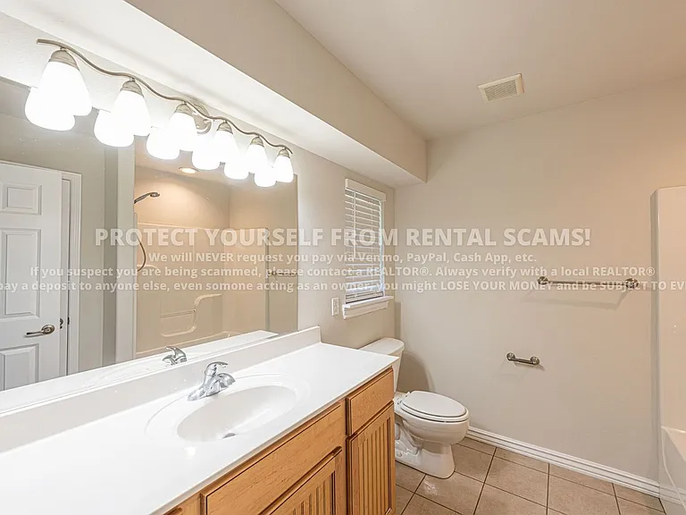 1674 N Hazeltine Dr — Photo 9