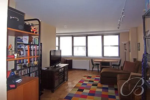 Sold by Bellmarc Realty | media 22