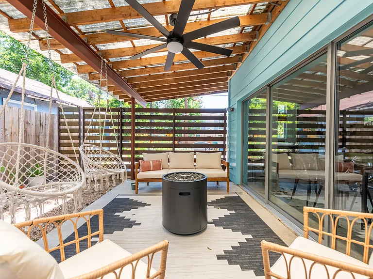 2202 Santa Rosa St — Photo 11