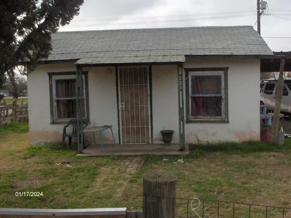 223 S Center Street, Pixley, CA 93256