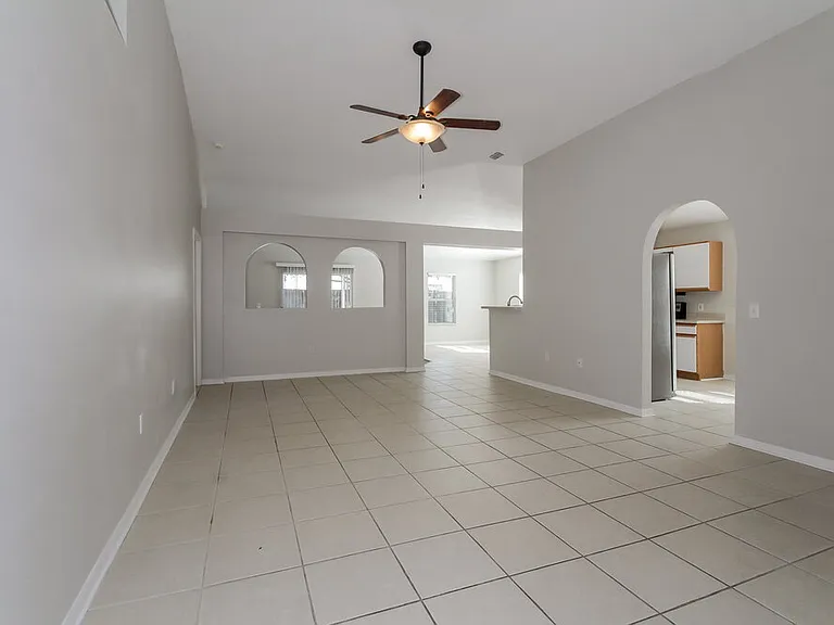 12814 Lake Vista Dr — Photo 2