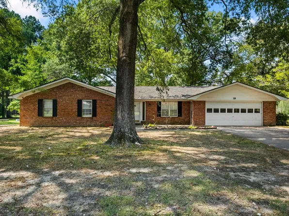 18 Hazelwood Rd, Conway, AR 72032