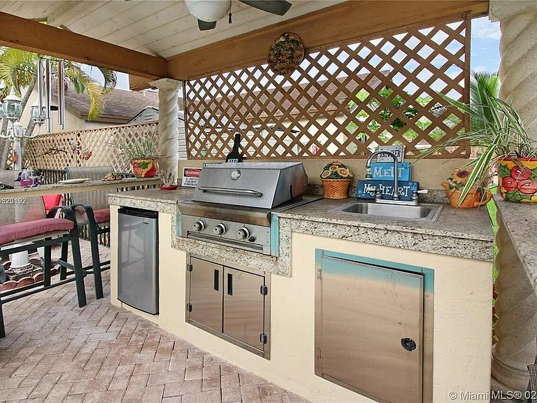 16657 Redwood Way — Photo 14