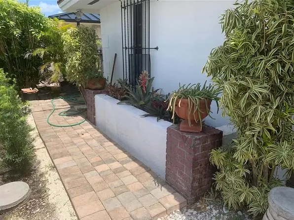 10452 SW 21st St #1, Miami, FL 33165