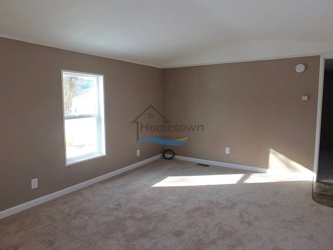 Beautiful & Clean 2 Bed 1 Bath Manufactured Home in Spirit Lake — Photo 4