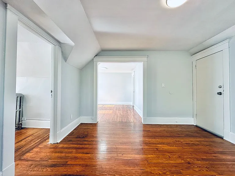 62-64 Sheldon Ter — Photo 3