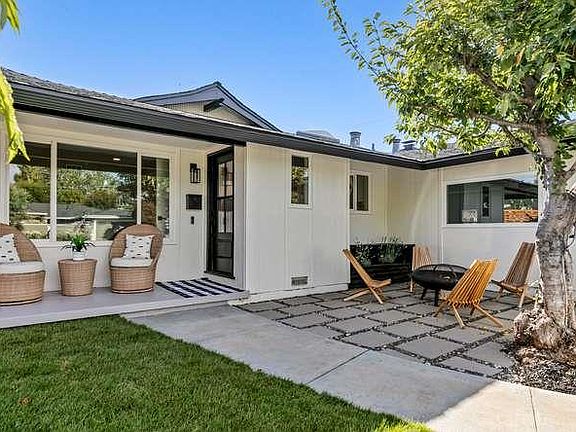 2nd image of 2496 Aragon Way
