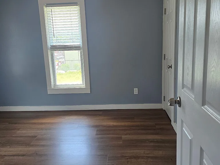 360 W 2nd St #2 — Photo 8