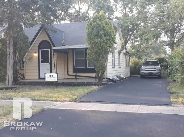 1493 James St, Burton, MI 48529