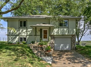 324 Laurie Cir, Neola, IA 51559