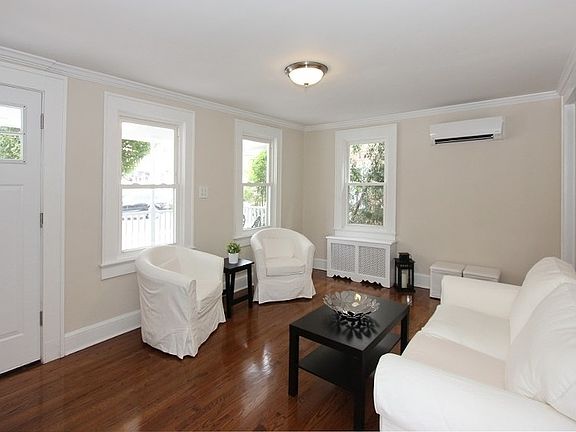 5th image of 290 Essex St #1