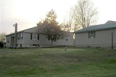 3rd image of 6923 Leslie Ln