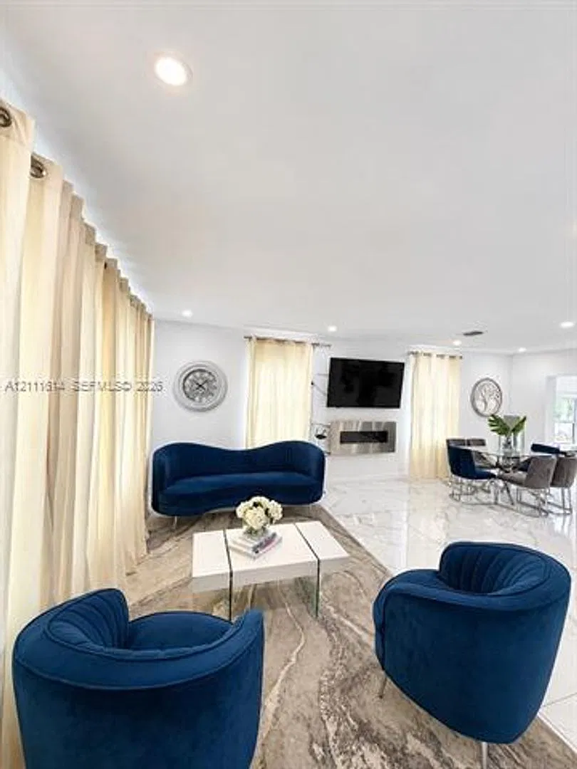 935 NE 164th St # 935, North Miami Beach, FL 33162 — Photo 3