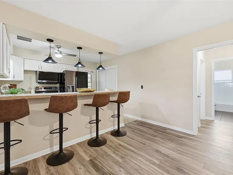 2327 W Knollwood Pl — Photo 17