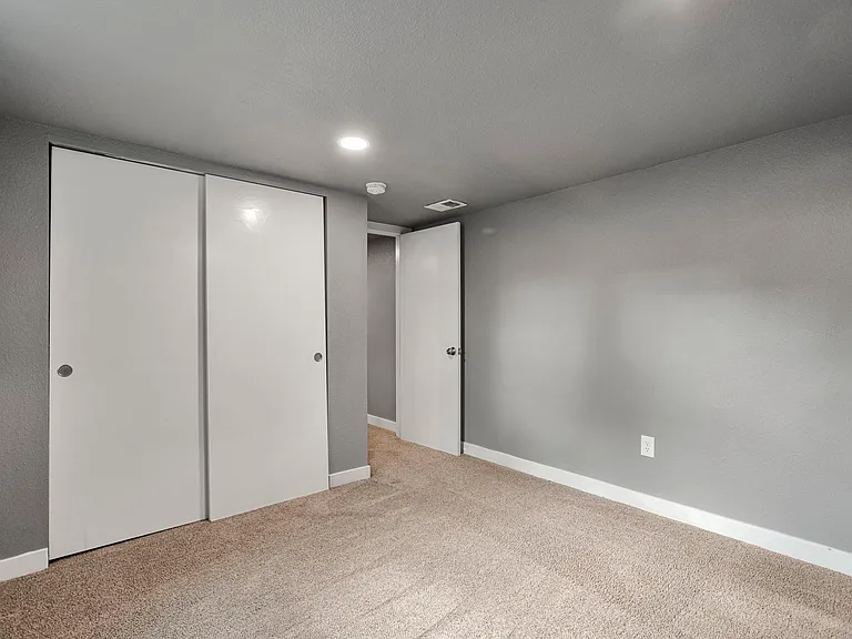 5231 Julian St — Photo 20
