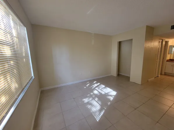 4304 NW 9th Ave APT 3-2G, Pompano Beach, FL 33064