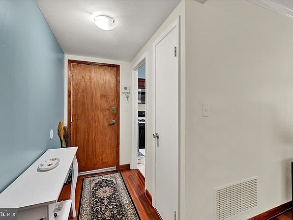 3rd image of 7 Hamill Rd #7F