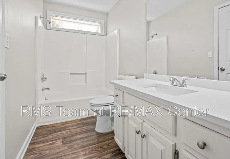 320 Saint Simons Cv — Photo 33