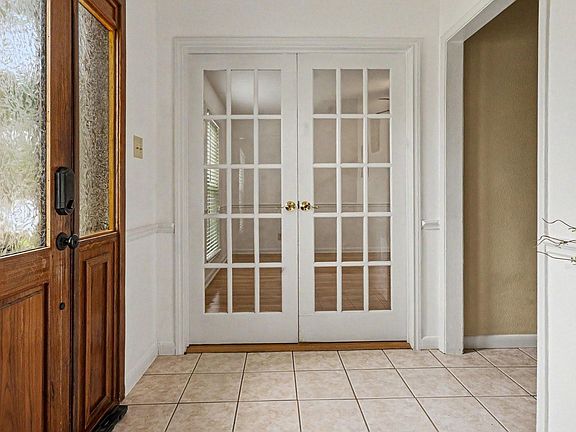 3rd image of 15914 Dunmoor Dr