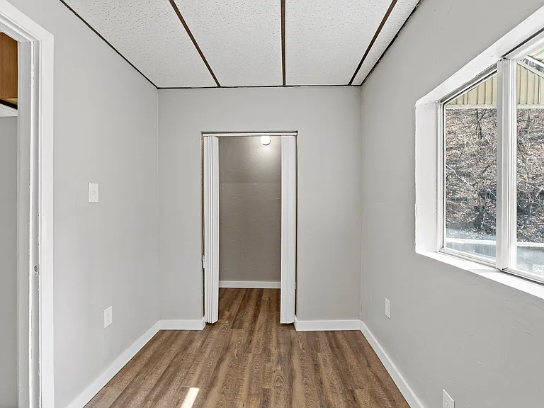 725 Mifflin Rd — Photo 2