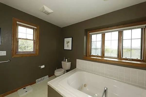 N48W16103 Lone Oak Ln — Photo 6