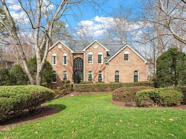 114 Large Oaks Dr, Cary, NC 27518