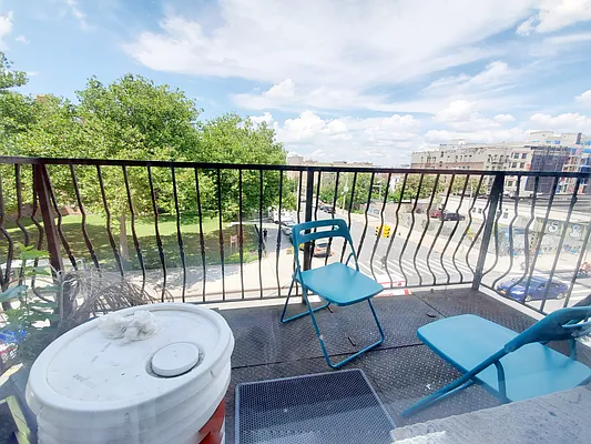 Rented by Rentall Group Inc | media 14