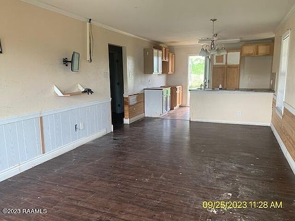 2nd image of 209 Hidden Oak Dr
