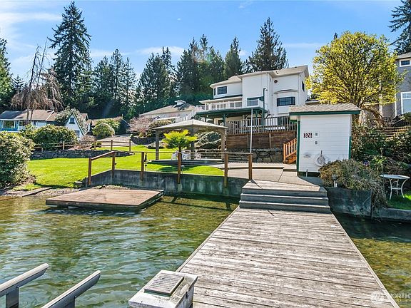 4th image of 4217 Lakeridge Drive E
