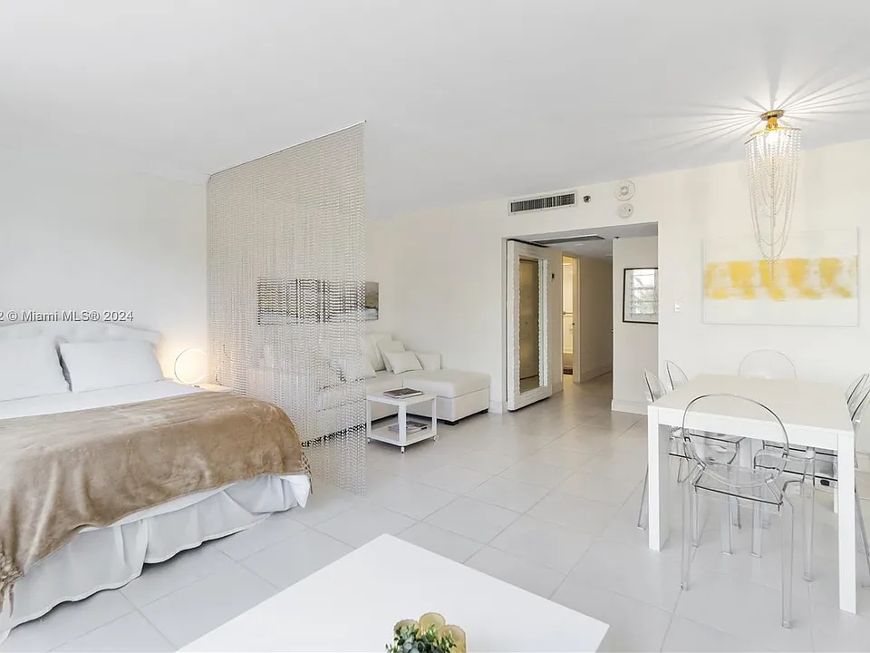 100 Lincoln Rd #306