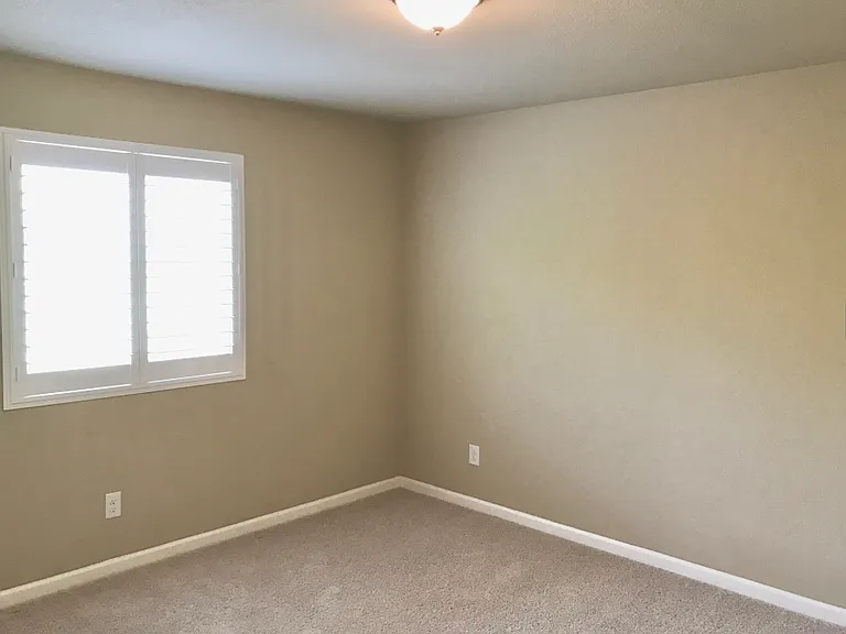 35 E St — Photo 7