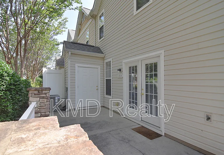 11315 Dundarrach Ln — Photo 17