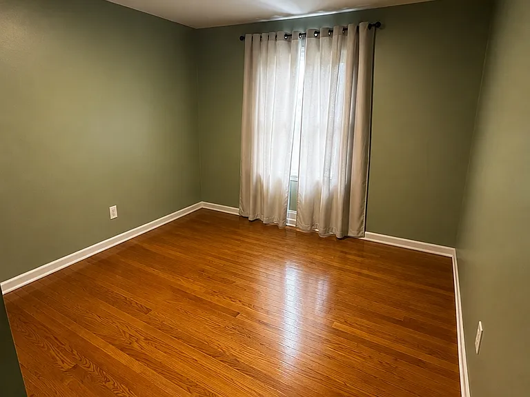 11207 Myrtle Ave — Photo 6