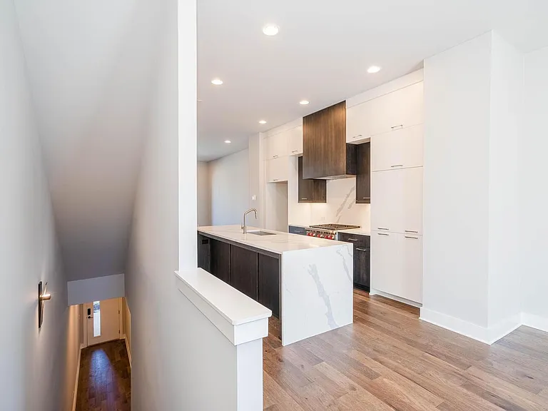 673 Ethel St NW — Photo 6