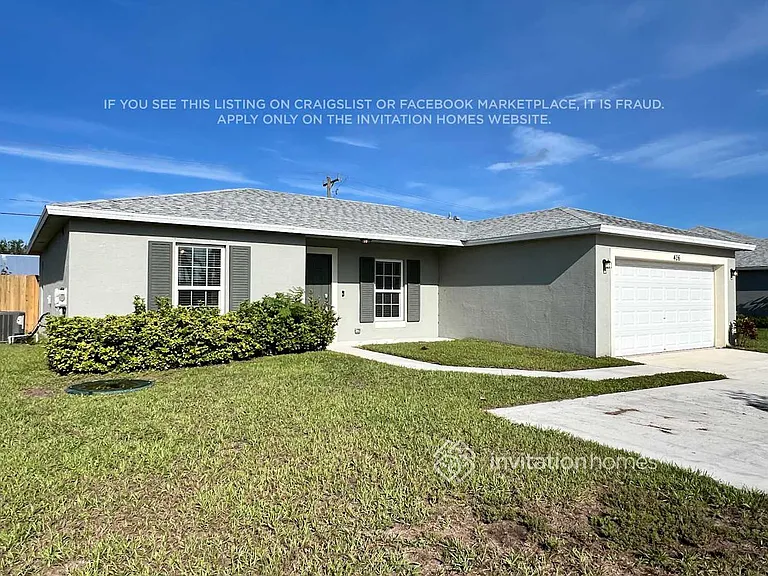 426 NW Airoso Blvd — Photo 2
