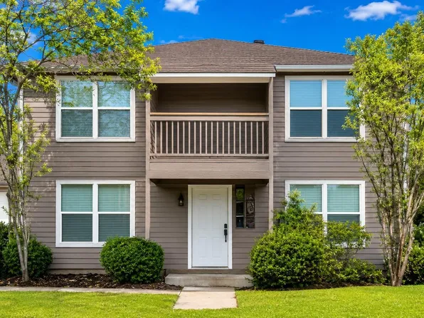 256 E Pecan Ln APT 3, Clute, TX 77531