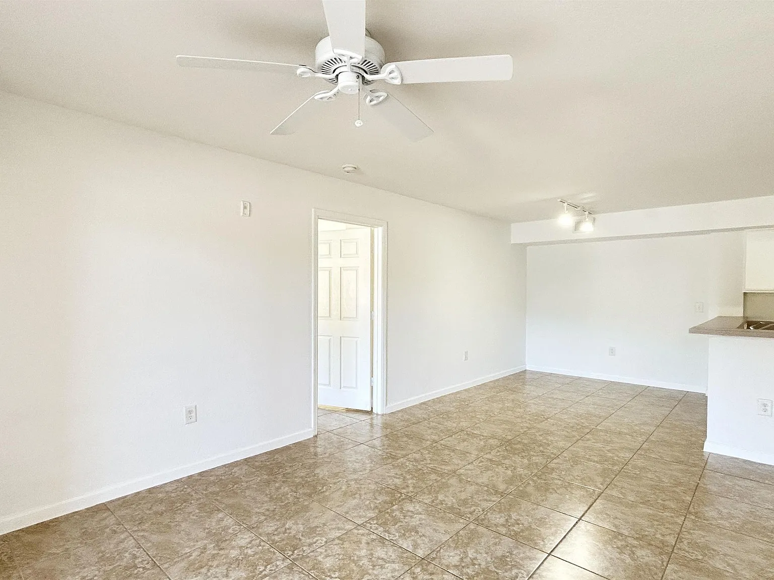 191 SW Palm Dr., Apt 103 - 191-1... — Photo 4