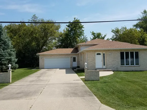 245 Lee St, Mount Prospect, IL 60056