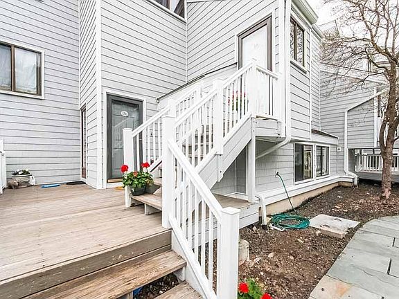 2 front-view-p577368