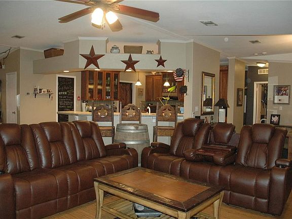 4th image of 1145 Cedar Valley Dr