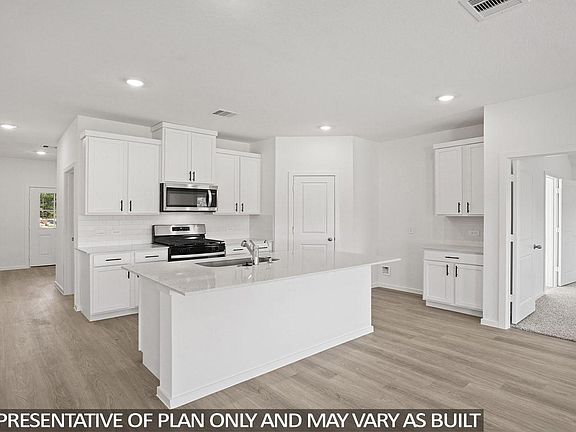 3rd image of 16796 Country Roots Ave
