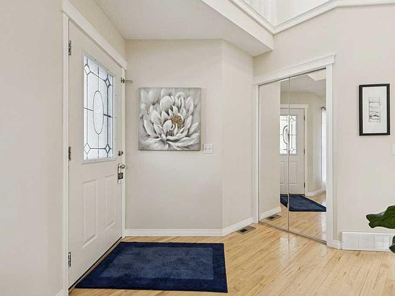 5th image of 232 Oakmere Pl