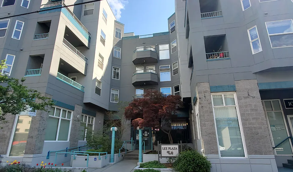 Lee Plaza
