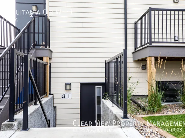 92 Aquitania Cir W #1, Lethbridge, AB T1J 5T2